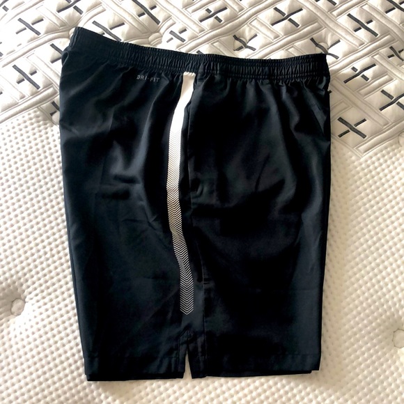 Nike shorts - Picture 3 of 6
